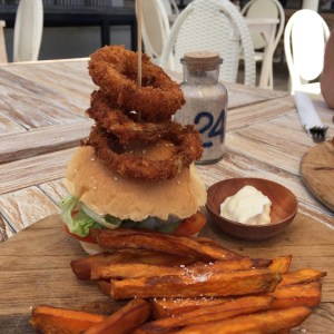 lunchsandybaybeachclub